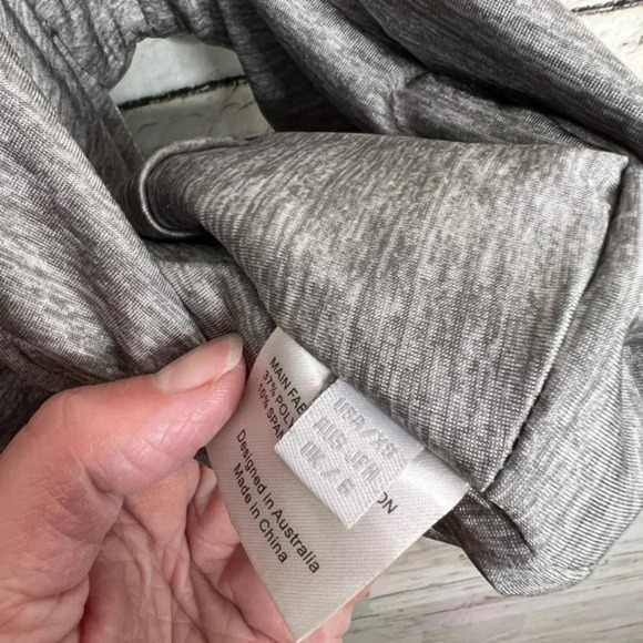 shakuhachi top  xs grey crop top - Picture 11 of 11